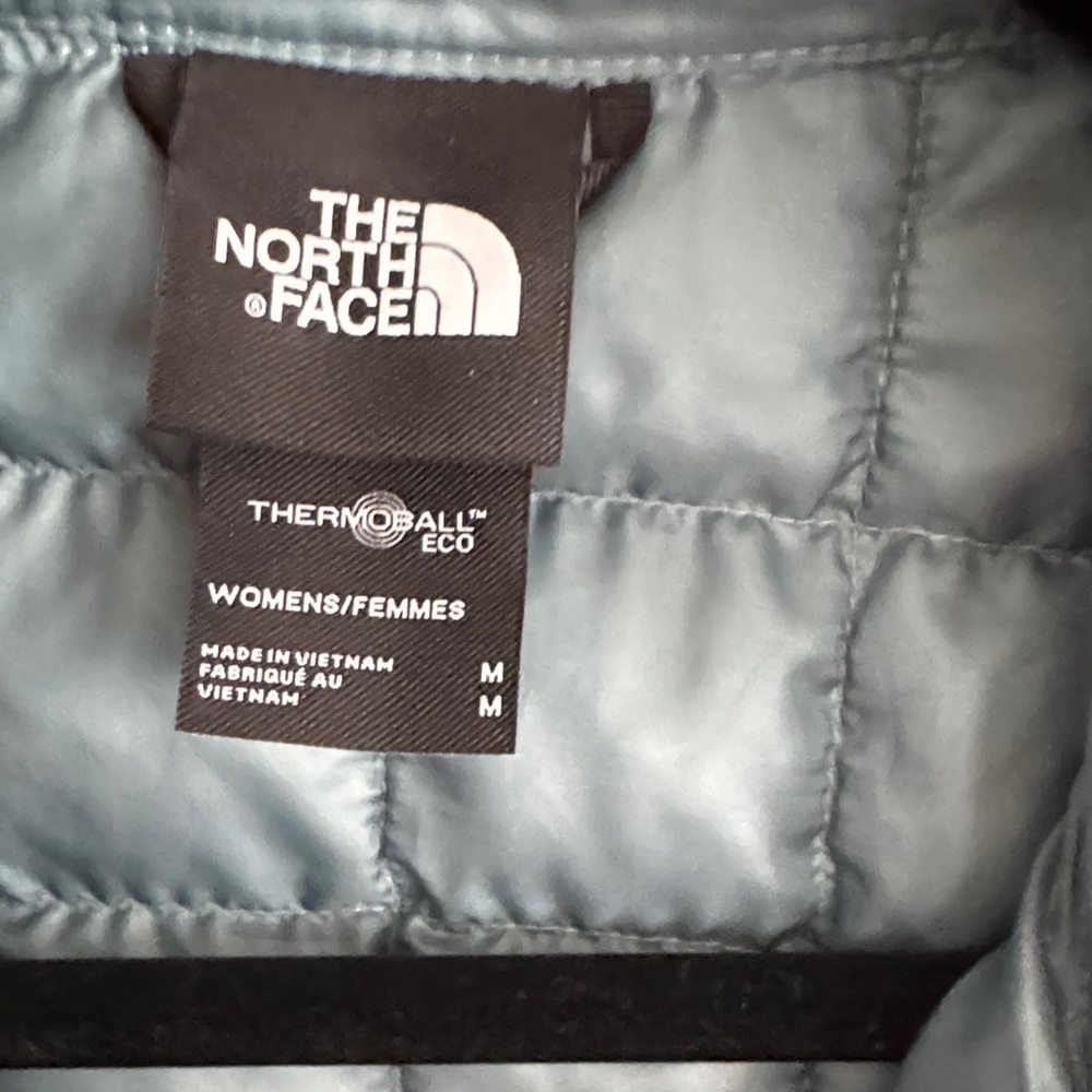 The North Face Women's Blue Quilted Vest size M - Picture 2 of 3